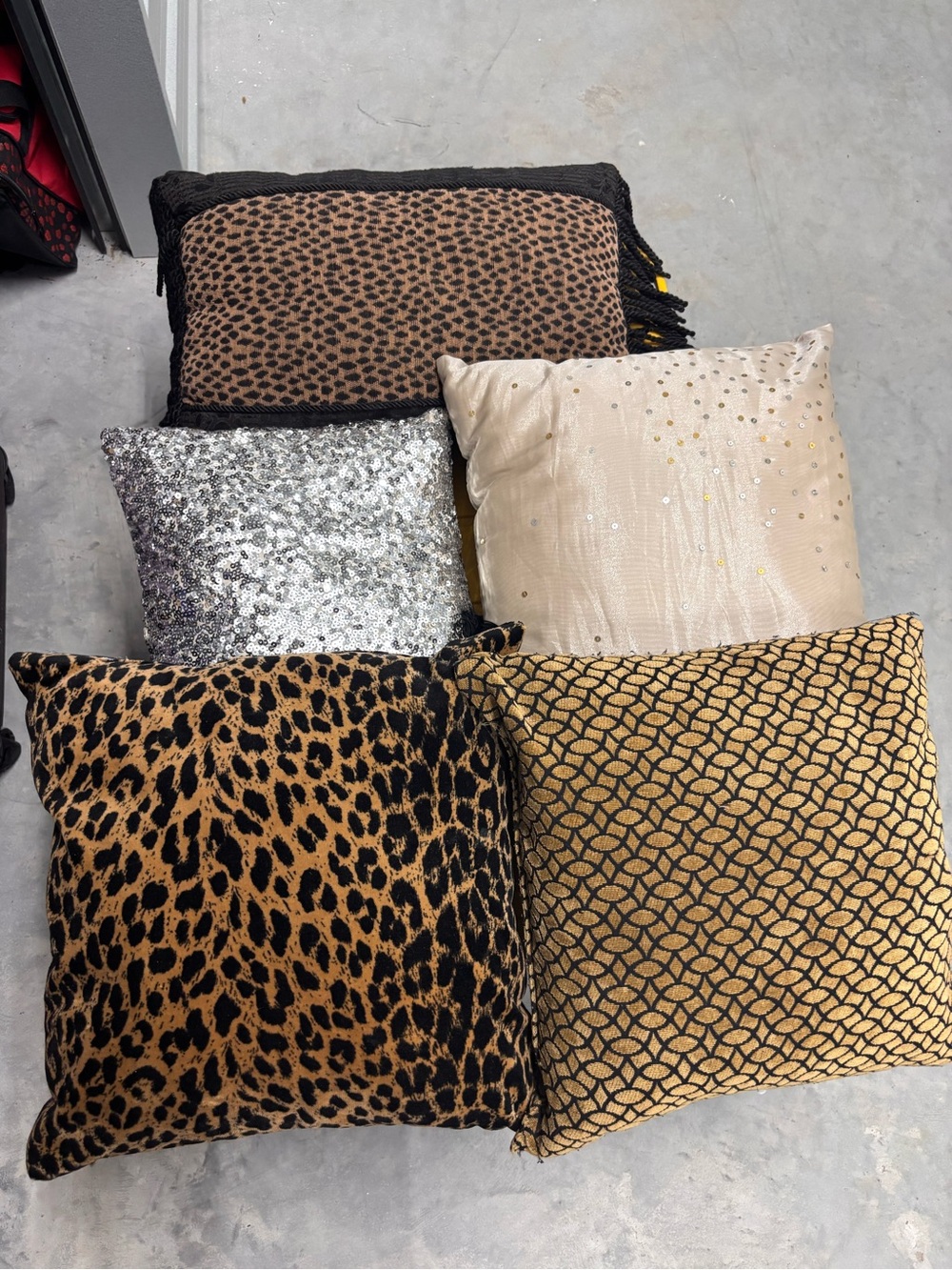 Bundle of Decorative Pillows
